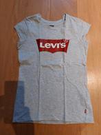 T-shirt Levi´s mt 152 in goede staat, Gebruikt, Meisje, Ophalen of Verzenden, Shirt of Longsleeve