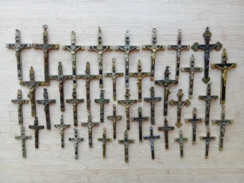 Nonnen kruisjes lot van 39 stuks, Verzamelen, Religie, Gebruikt, Christendom | Katholiek, Ophalen of Verzenden