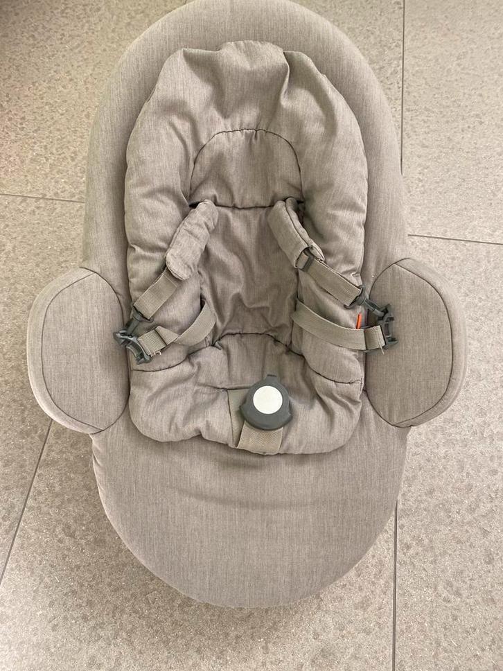 Stokke Steps bouncer relax wipper wipstoel grijs, Kinderen en Baby's, Wipstoeltjes, Gebruikt, Wipstoel, Overige merken, Met gordel(s) of riempje(s)