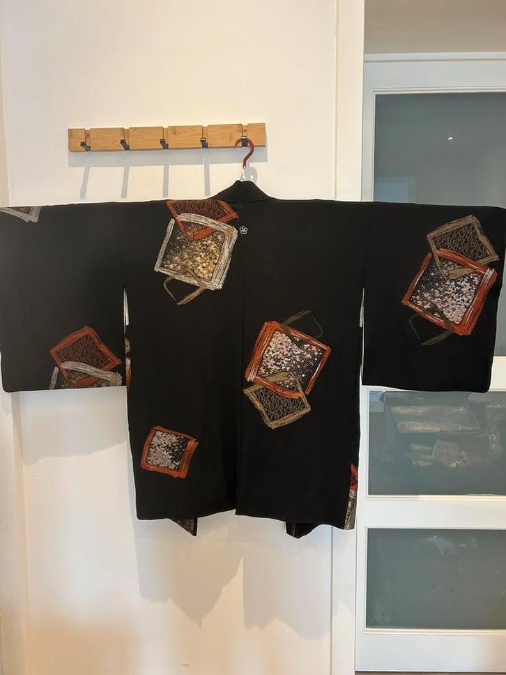 Elegante zwarte vintage Haori — Taisho Romeinse stijl, Antiek en Kunst, Antiek | Kleding en Textiel, Dames, Verzenden