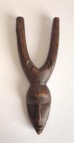 Ancien lance-pierres (H: 20,5 cm), Baoulé, Côte d’Ivoire