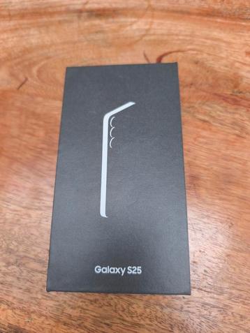 Samsung S25 128gb Nieuw geseald 2 jaar garantie  beschikbaar voor biedingen