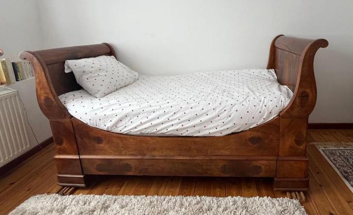 Antiek eenpersoonsbed in walnoot, 19e eeuw, Huis en Inrichting, Slaapkamer | Bedden, Gebruikt, Eenpersoons, 100 cm, 190 cm of minder