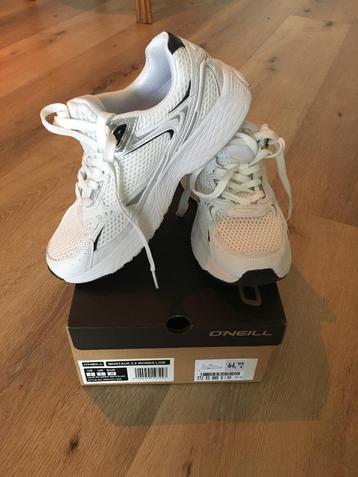 Nieuwe O'Neill sneakers (weg wegens te groot)