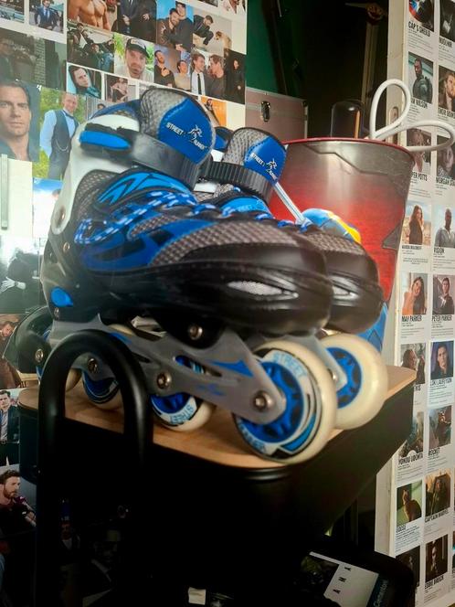 Skeelers donkerblauw en zwart, Sport en Fitness, Skeelers, Zo goed als nieuw, Verstelbaar, Ophalen