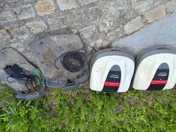 2 dezelfde Honda grasrobotmaaiers 3 jaar oud, Tuin en Terras, Grasmaaiers, Ophalen, Cirkelmaaier, Honda, Accu-grasmaaier