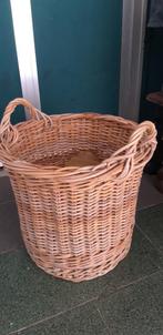 Rotan mand, Huis en Inrichting, Woonaccessoires | Schalen en Manden, Ophalen, Zo goed als nieuw, Mand