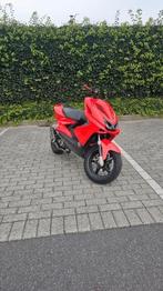 yamaha aerox / mbk nitro b klasse, Fietsen en Brommers, Ophalen, Zo goed als nieuw, Aerox