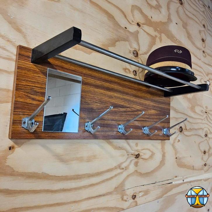 Porte-manteau mural vintage (années 1960) avec miroir et éta, Maison & Meubles, Accessoires pour la Maison | Portemanteaux, Utilisé