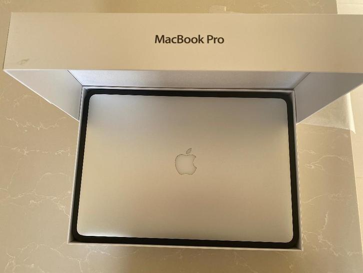 MacBook Pro Retina 15", Computers en Software, Apple Macbooks, Zo goed als nieuw, MacBook, 15 inch, 3 tot 4 Ghz, 256 GB, 8 GB