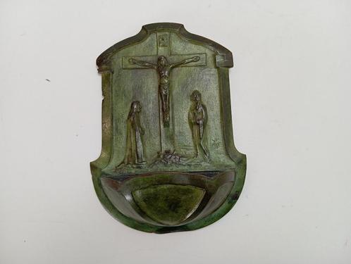grand tonneau à eau bénite ancien en bronze E.HOFFER, Antiquités & Art, Antiquités | Objets religieux, Enlèvement ou Envoi