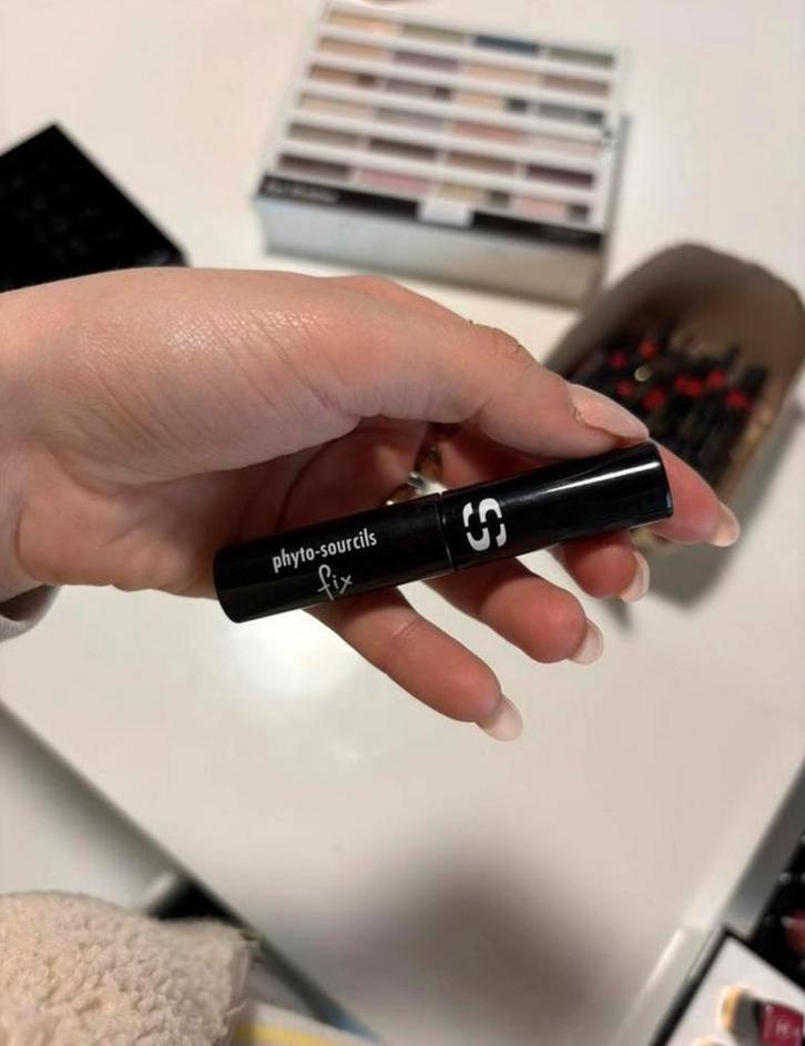 eyebrow gell, Handtassen en Accessoires, Uiterlijk | Cosmetica en Make-up, Zo goed als nieuw, Ophalen of Verzenden