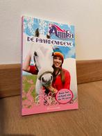 Boek Amika de paardenhoeve, Ophalen of Verzenden, Zo goed als nieuw