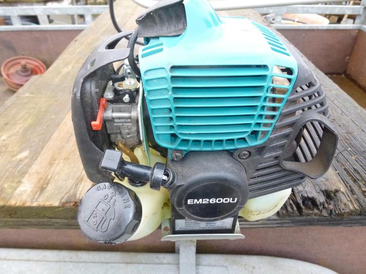 bosmaaier MAKITA  EM2600U, Tuin en Terras, Bosmaaiers, Benzine, Ophalen