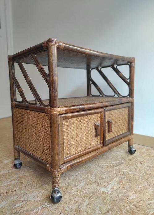 !!! Magnifique petit meuble en rotin à roulettes vintage !!!, Huis en Inrichting, Kasten |Televisiemeubels, Zo goed als nieuw