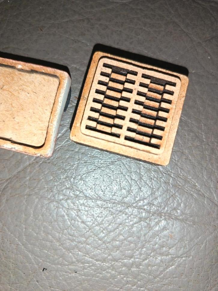 Handgemaakte houder met deksel voor 16 micro SD-kaarten, Computers en Software, Overige Computers en Software, Nieuw, Ophalen of Verzenden