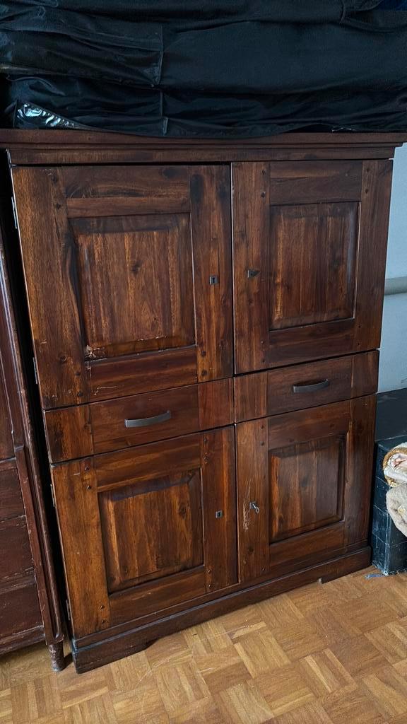 Armoire vintage en bois massif, Antiquités & Art, Antiquités | Meubles | Armoires, Enlèvement