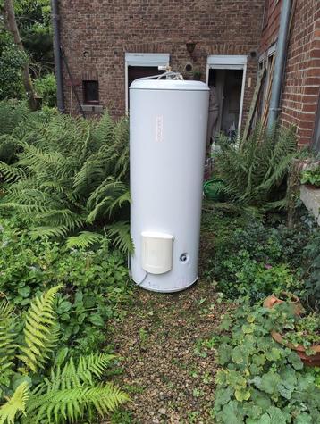 Chaudière à eau chaude électrique 200 litres, Protection de température de retour (RTS), Boiler, Utilisé, 100 litres ou plus