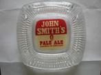 John Smith's  Cendrier en verre, Collections, Marques de bière, Comme neuf, Enlèvement ou Envoi