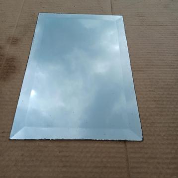 antiek spiegelglas beschikbaar voor biedingen