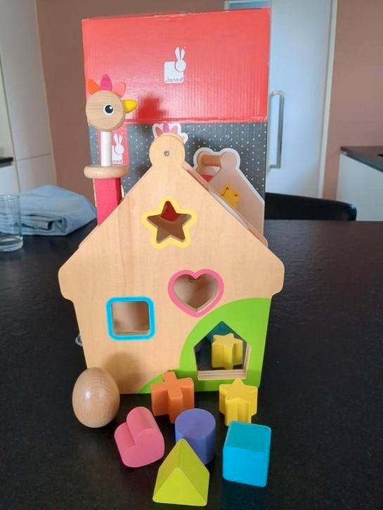 Janod - Kip Activiteitenhuis, Kinderen en Baby's, Speelgoed | Babyspeelgoed, Zo goed als nieuw, Ophalen