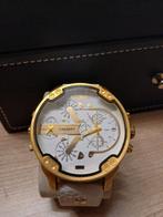 Goud wit horloge met leer armband, Handtassen en Accessoires, Horloges | Dames, Ophalen