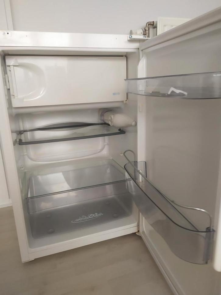 Koelkast met diepvries, Elektronische apparatuur, Koelkasten en IJskasten, Zo goed als nieuw, Met vriesvak, Ophalen of Verzenden