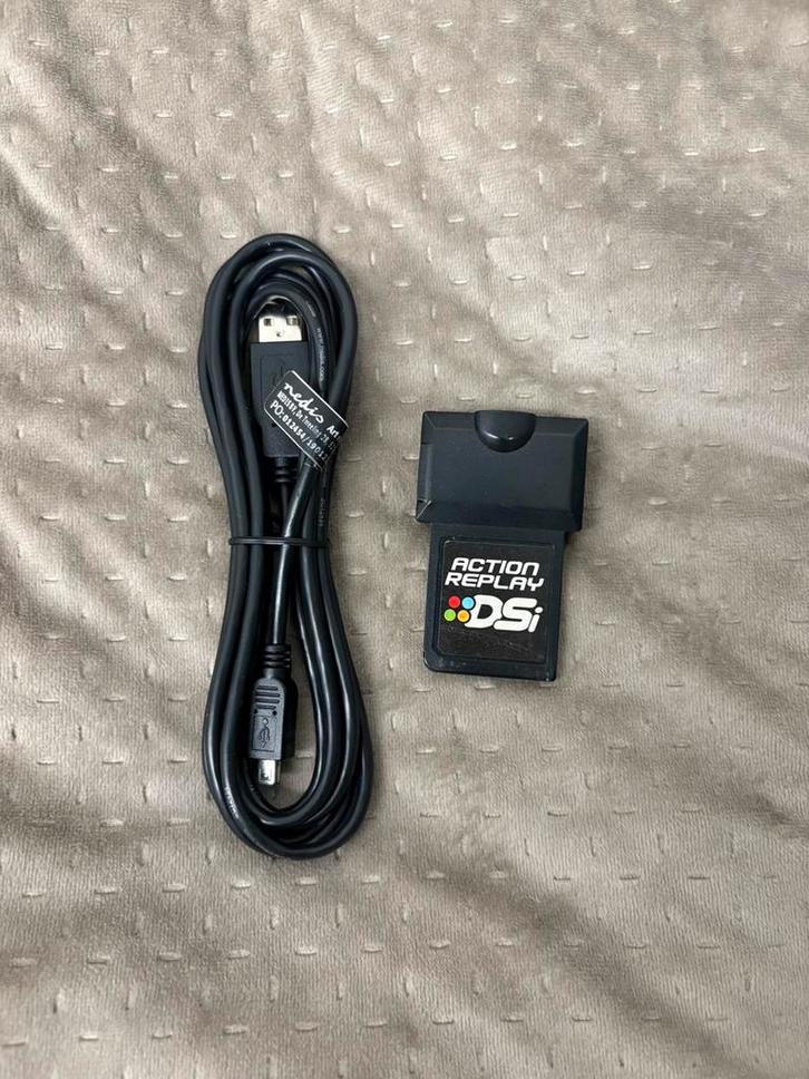 Action replay DSI voor pokemon / zelda / Mario, Games en Spelcomputers, Games | Nintendo DS, Gebruikt, Avontuur en Actie, 1 speler