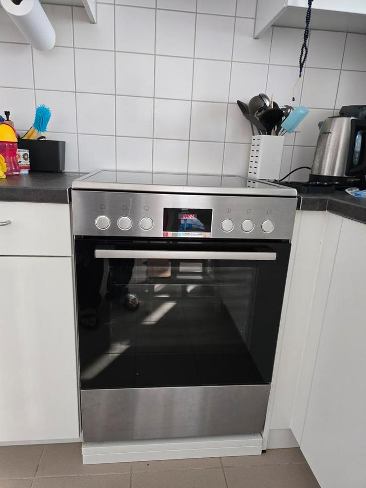 Bosch Elektrische Fornuis, Elektronische apparatuur, Fornuizen, Zo goed als nieuw, Vrijstaand, Elektrisch, 4 kookzones, 85 tot 90 cm