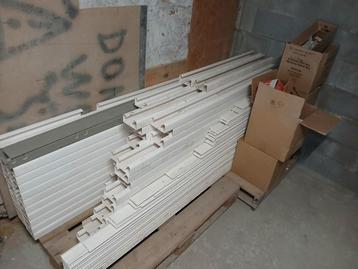 Legrand troggen en accessoires beschikbaar voor biedingen