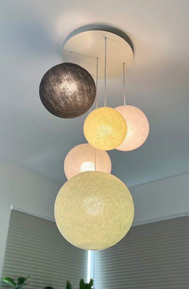 Plafondlamp met 5 bollen van La Case by Cousin Paul, Huis en Inrichting, Lampen | Plafondlampen, Zo goed als nieuw, Ophalen