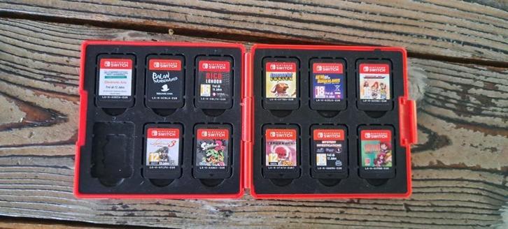 Mario gamecard holder inclusief 11 switch games, Games en Spelcomputers, Games | Nintendo Switch, Zo goed als nieuw, Overige genres