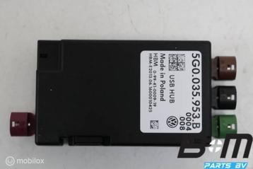USB hub met spanningsomvormer VW Golf 7 5G0035953D beschikbaar voor biedingen