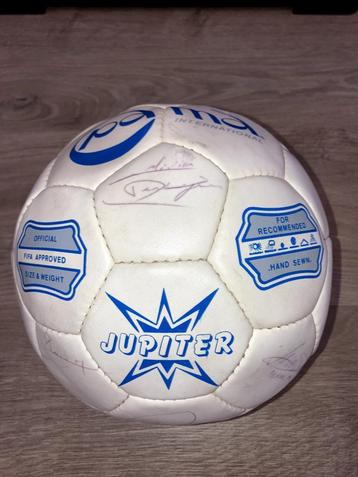 Ballon dédicacé Première division R.C.R.C Charleroi 90's