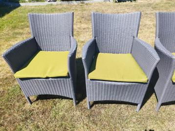6 tuinstoelen met kussens  beschikbaar voor biedingen