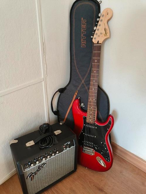 Squier Affinity Strat HSS-pakket Candy Red Guitar, Muziek en Instrumenten, Snaarinstrumenten | Gitaren | Elektrisch, Nieuw, Solid body