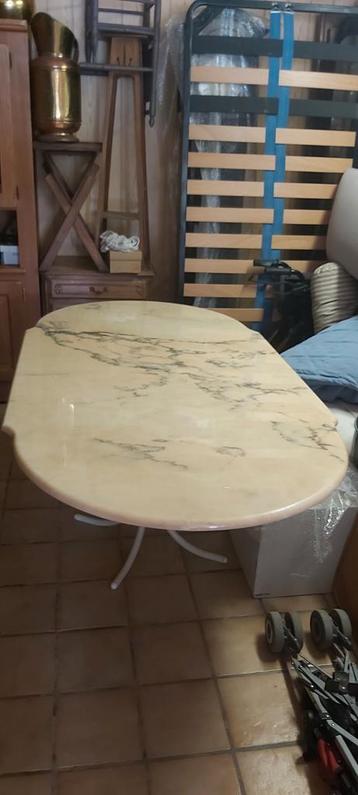 PORTUGESE OVALE TAFEL VAN ROZE MARMER, Huis en Inrichting, Tafels | Eettafels, Ophalen, Zo goed als nieuw, Ovaal