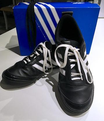 Zwarte sneakers van Adidas — 39 1/3      beschikbaar voor biedingen