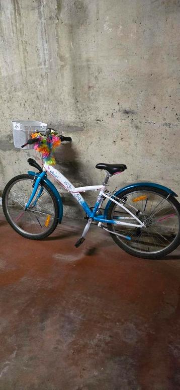 Meisjesfiets beschikbaar voor biedingen