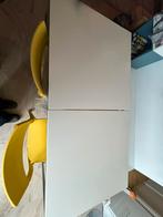 2 tables à manger blanche carrée 75x75, coin abîmé sur une, 50 tot 100 cm