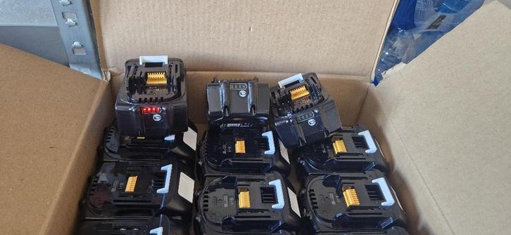 Nieuwe en Gebruikte Makita batterijen en opladers, Doe-het-zelf en Bouw, Gereedschap | Machine-onderdelen en Toebehoren, Nieuw