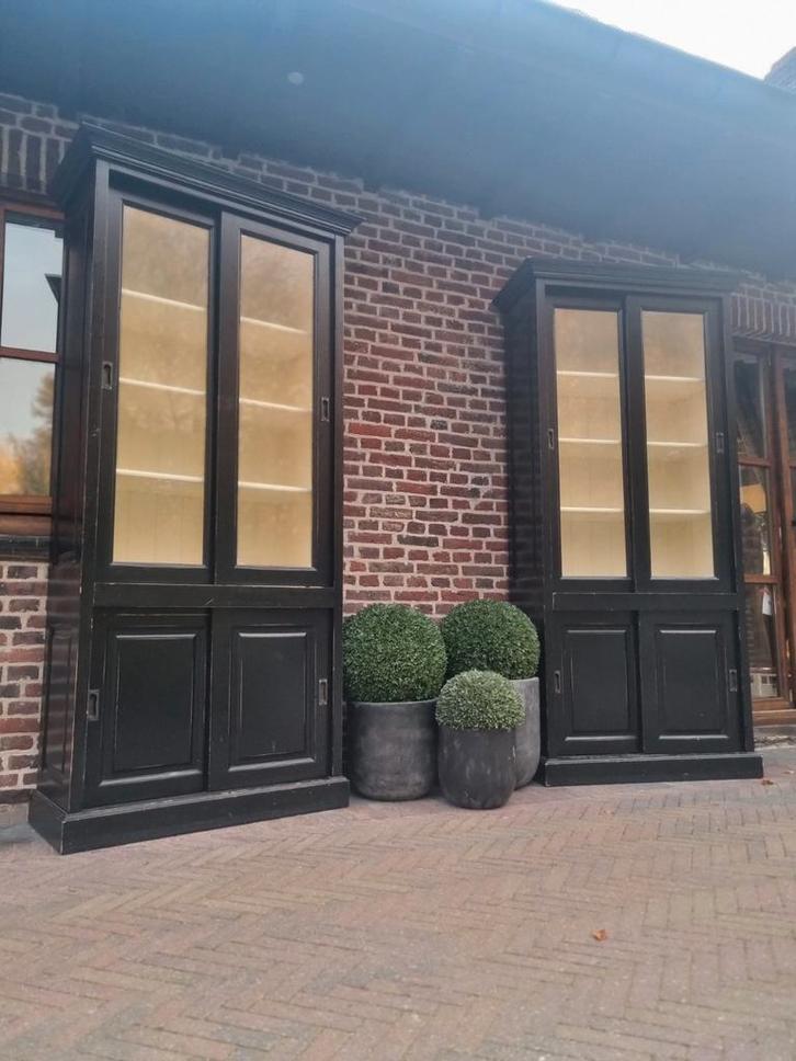 2x massief houten buffetkast/vitrinekast, Huis en Inrichting, Kasten | Buffetkasten, Zo goed als nieuw, Ophalen of Verzenden