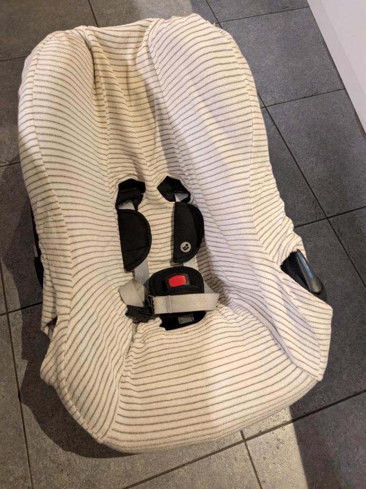 MaxiCosi CabrioFix + 2x IsoFix base, Kinderen en Baby's, Autostoeltjes, Gebruikt, Maxi-Cosi, 0 t/m 10 kg, Isofix, Zijbescherming