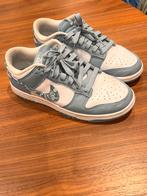 Nike Dunk Low lichtblauw/wit, Sport en Fitness, Loopsport en Atletiek, Ophalen, Zo goed als nieuw, Overige typen, Nike