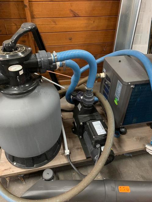 Zandfilter en Pomp en darmen Pomp 1 maand gedraaid Als Nieuw, Tuin en Terras, Zwembad-toebehoren, Ophalen