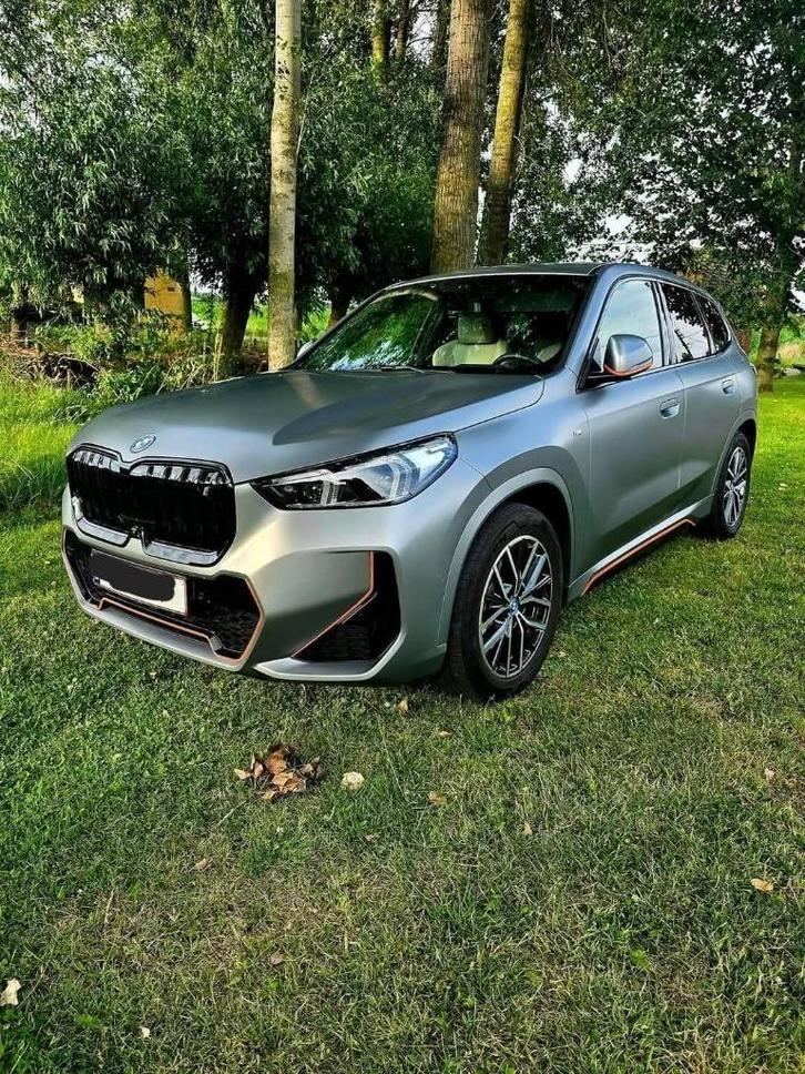 BMW iX1 xDrive30 | Frozen Grey | M pakket kardon, Auto's, BMW, Particulier, iX1, 360° camera, 4x4, ABS, Achteruitrijcamera, Adaptieve lichten