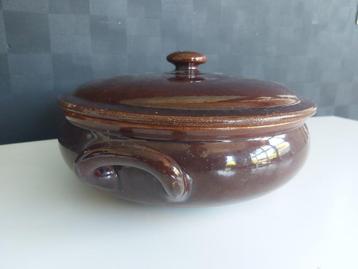 Mooie italiaanse vintage terracotta (oven) schaal met deksel beschikbaar voor biedingen
