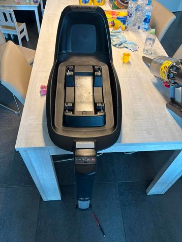 Maxi cosi 2wayfix beschikbaar voor biedingen
