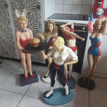 BEELDEN PIN UP AMERICA PLAYBOY SERVEERSTER ROLLER DINNER HAR beschikbaar voor biedingen