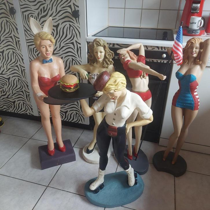 STATUE PIN UP AMERICA  PLAYBOY SERVEUSE ROLLER DINER RESINE, Collections, Statues & Figurines, Utilisé, Humain, Enlèvement